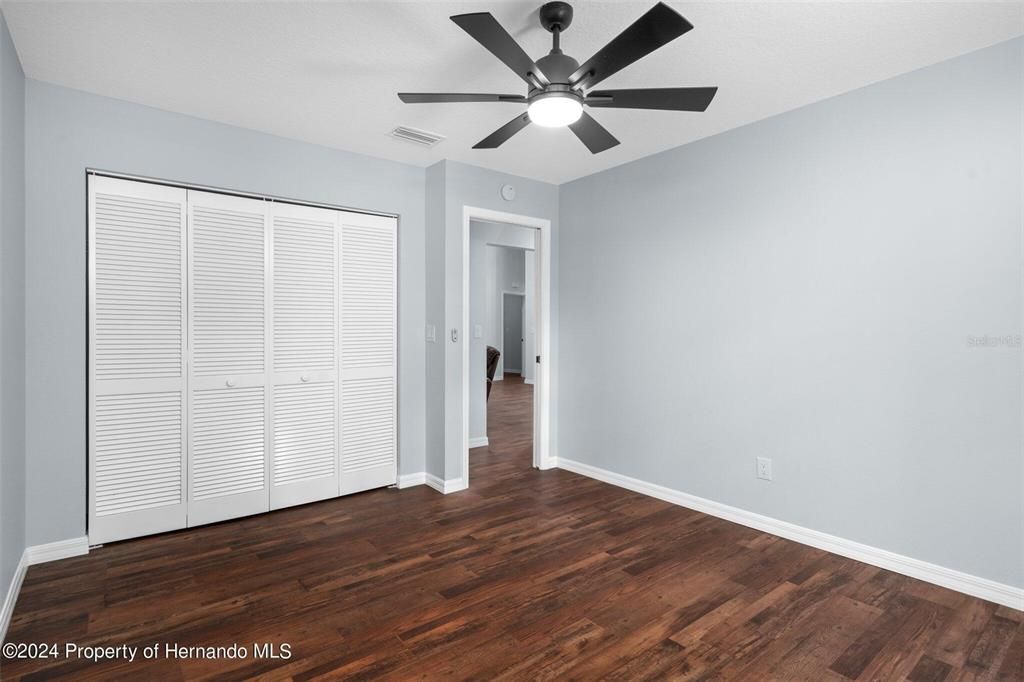 出租: $2,500 (2 贝兹, 2 浴室, 2460 平方英尺)