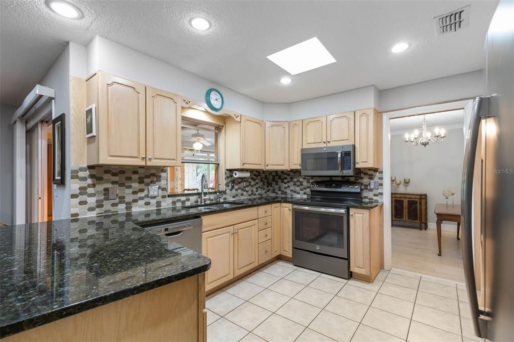 待售: $335,000 (3 贝兹, 2 浴室, 1754 平方英尺)