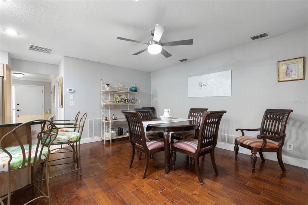 待售: $335,000 (3 贝兹, 2 浴室, 1754 平方英尺)