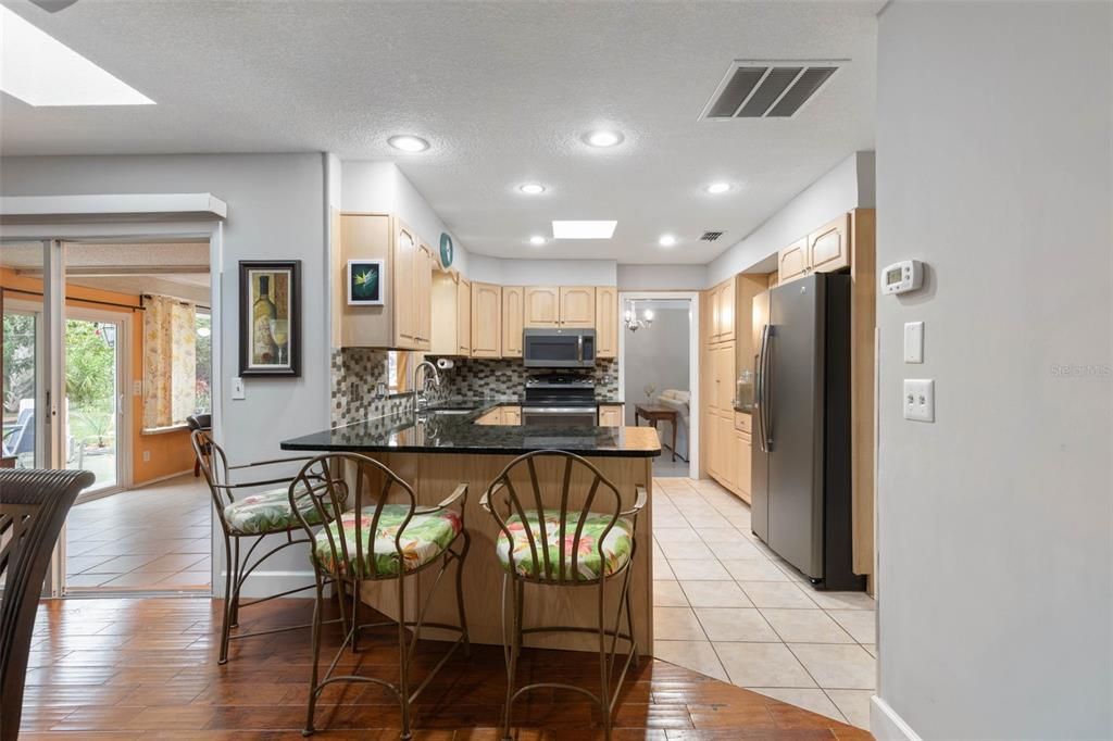 待售: $335,000 (3 贝兹, 2 浴室, 1754 平方英尺)