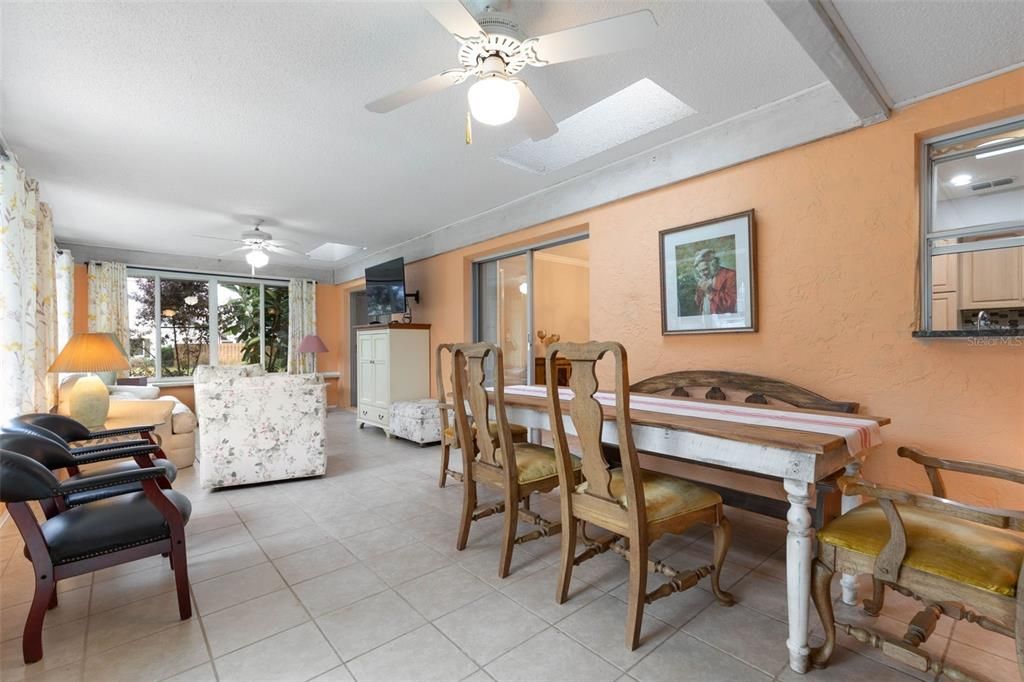 待售: $335,000 (3 贝兹, 2 浴室, 1754 平方英尺)