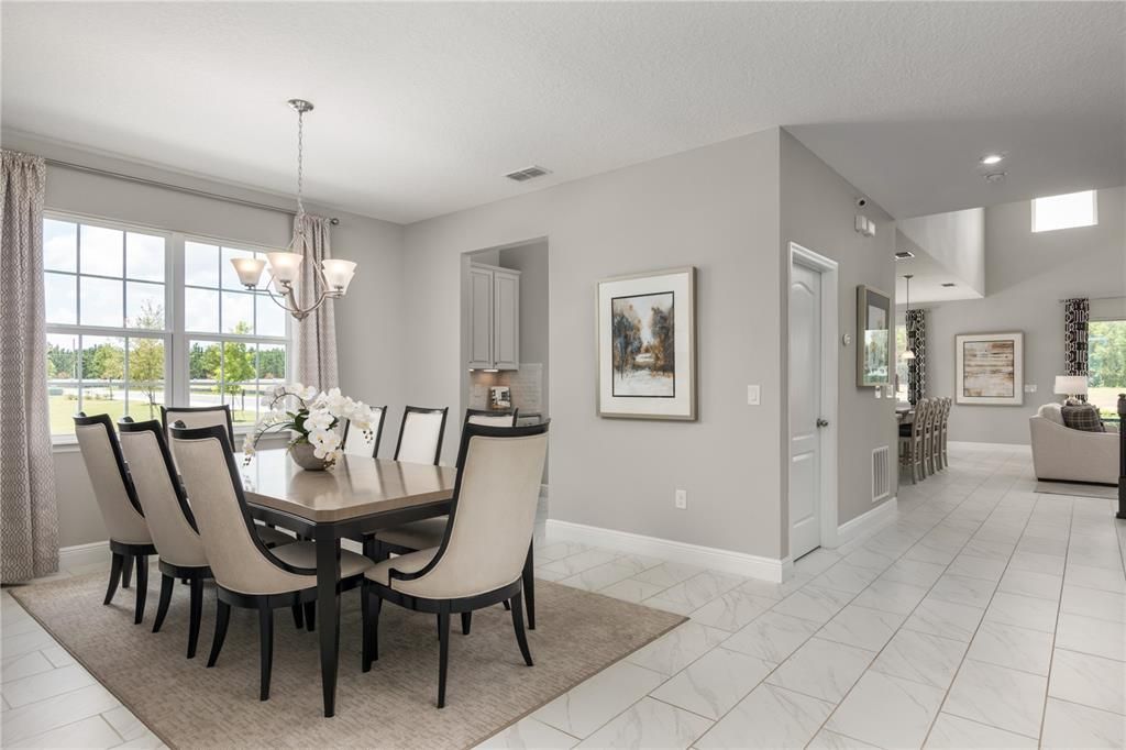 Active With Contract: $585,690 (4 beds, 3 baths, 3136 Square Feet)