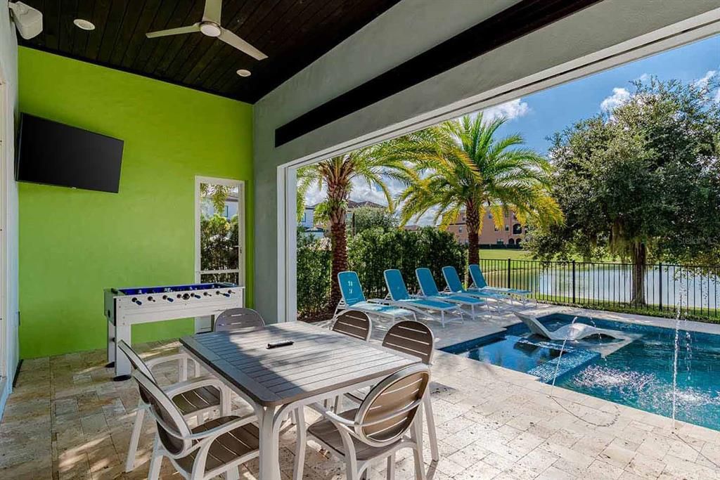 На продажу: $1,375,000 (6 спален, 5 ванн, 4260 Квадратных фут)