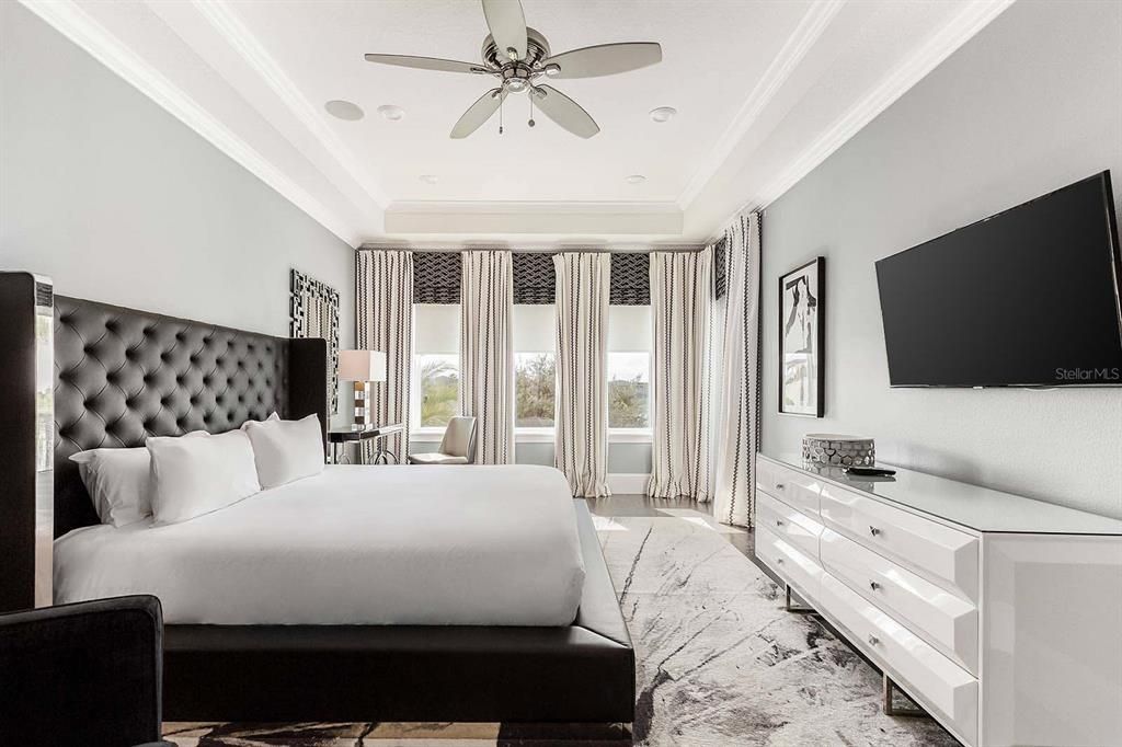 На продажу: $1,375,000 (6 спален, 5 ванн, 4260 Квадратных фут)