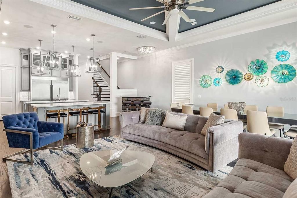 На продажу: $1,375,000 (6 спален, 5 ванн, 4260 Квадратных фут)