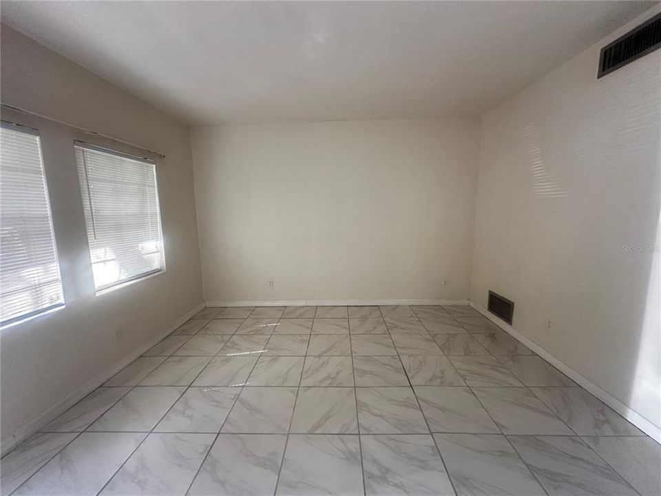 For Rent: $850 (1 beds, 1 baths, 600 Square Feet)