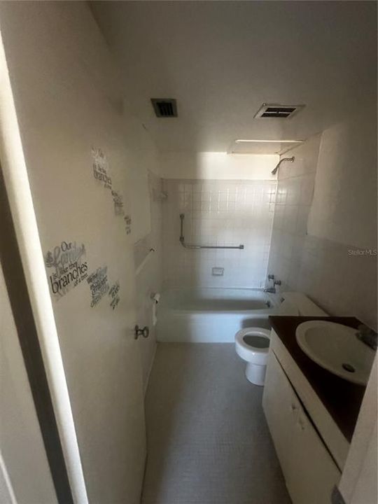 For Rent: $850 (1 beds, 1 baths, 600 Square Feet)