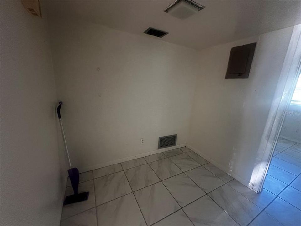 For Rent: $850 (1 beds, 1 baths, 600 Square Feet)