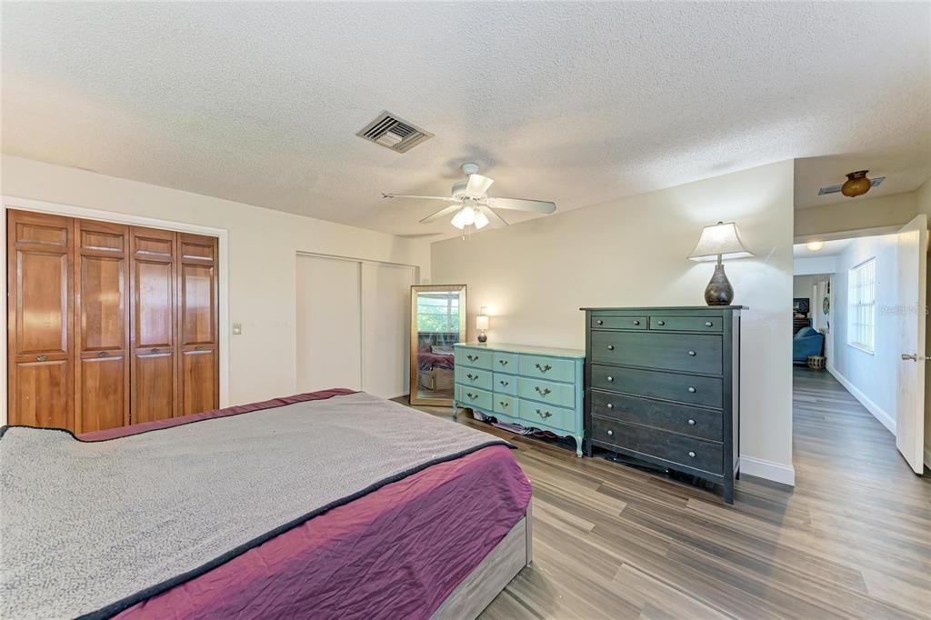 待售: $725,000 (6 贝兹, 0 浴室, 5132 平方英尺)