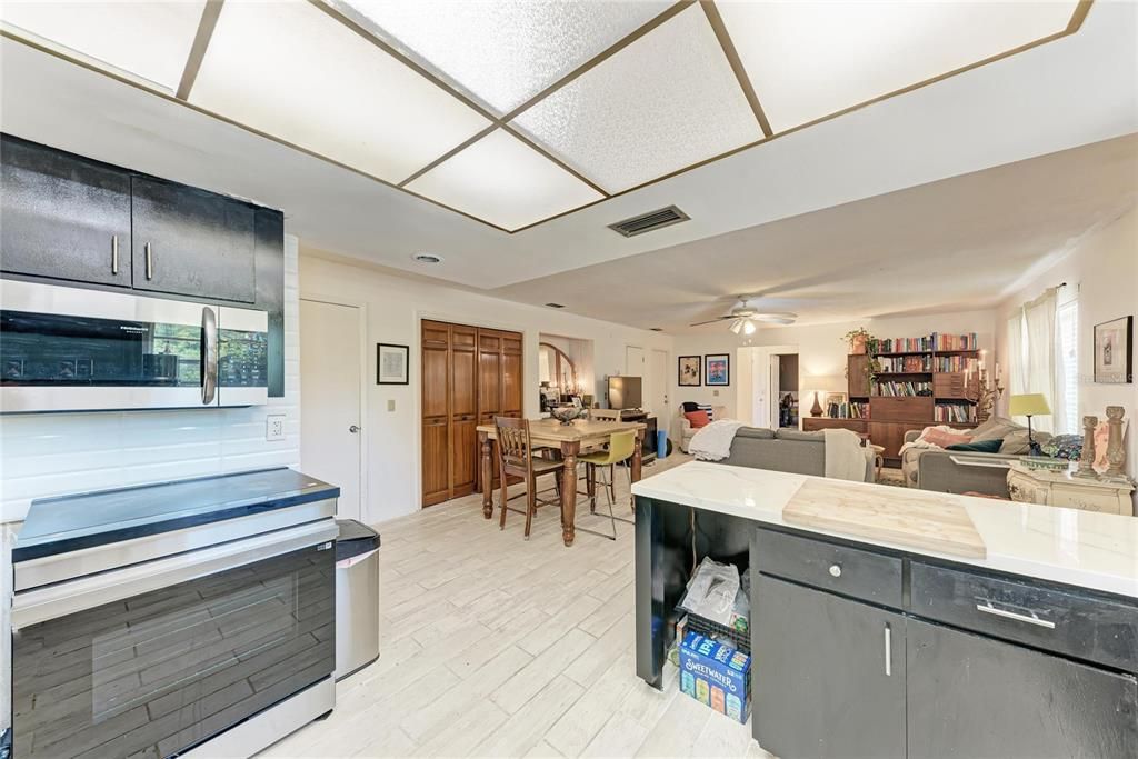 待售: $725,000 (6 贝兹, 0 浴室, 5132 平方英尺)