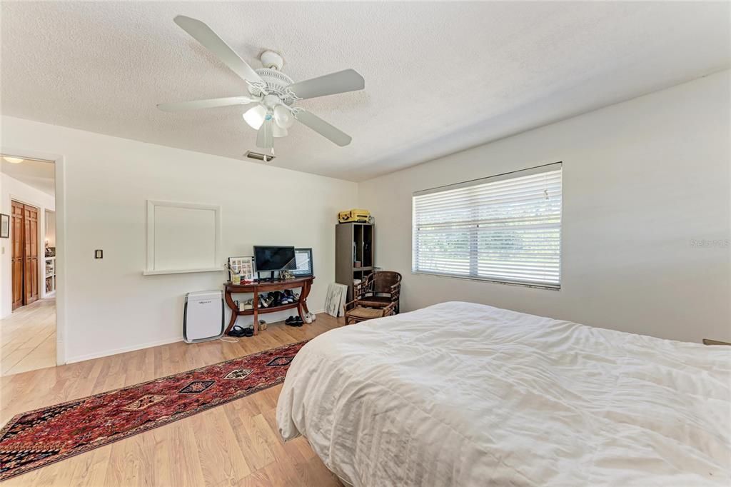 待售: $725,000 (6 贝兹, 0 浴室, 5132 平方英尺)