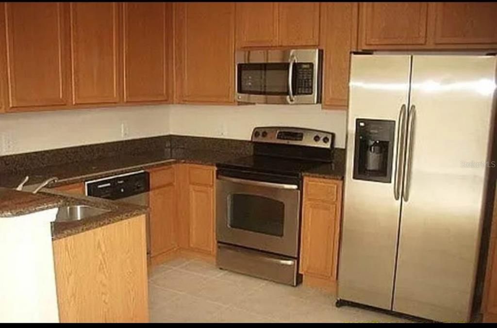 出租: $1,895 (3 贝兹, 2 浴室, 1336 平方英尺)