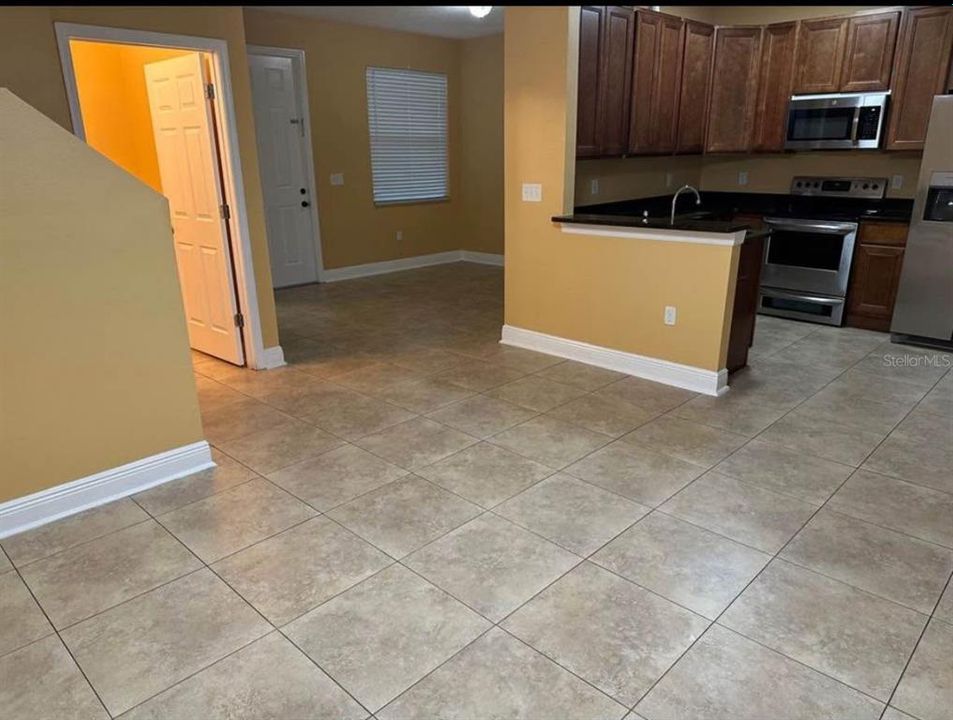 出租: $1,895 (3 贝兹, 2 浴室, 1336 平方英尺)