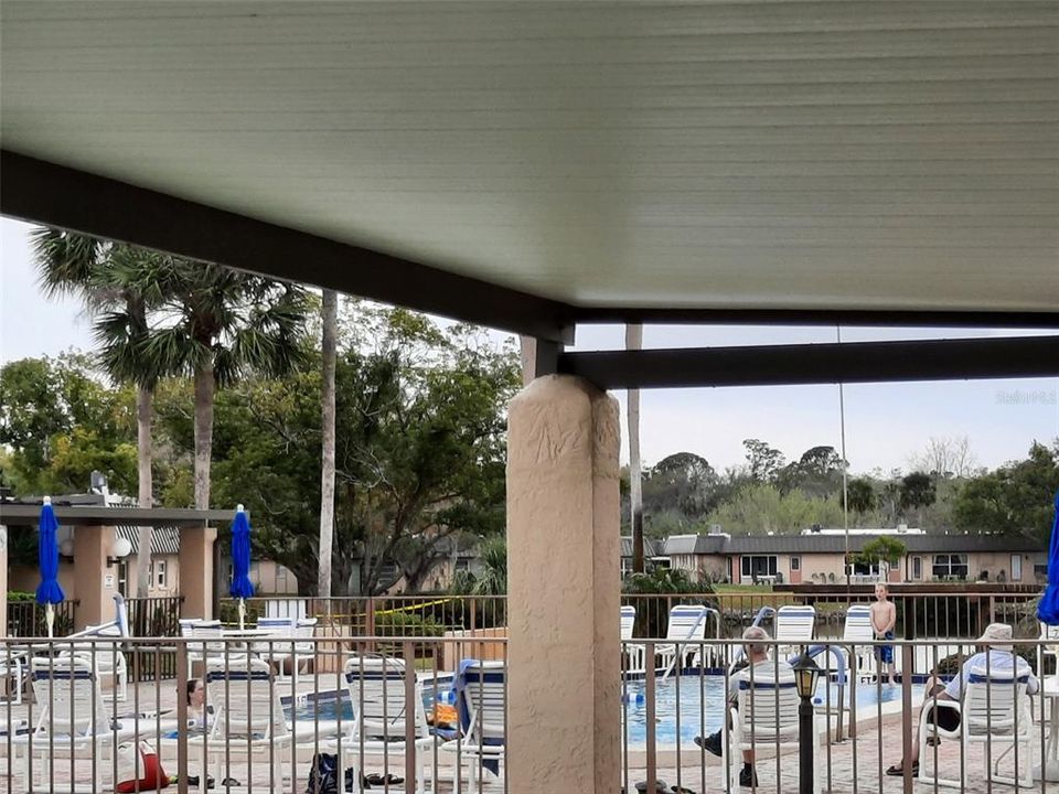 待售: $114,900 (2 贝兹, 1 浴室, 975 平方英尺)