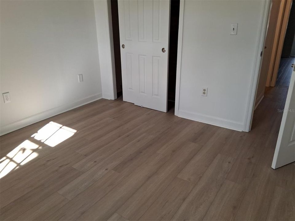 待售: $114,900 (2 贝兹, 1 浴室, 975 平方英尺)