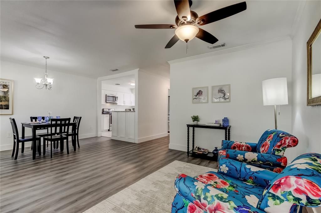 待售: $479,900 (3 贝兹, 2 浴室, 1556 平方英尺)