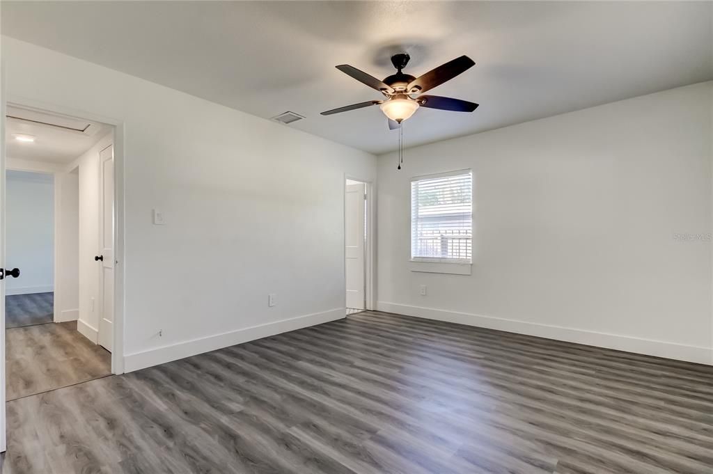 待售: $479,900 (3 贝兹, 2 浴室, 1556 平方英尺)