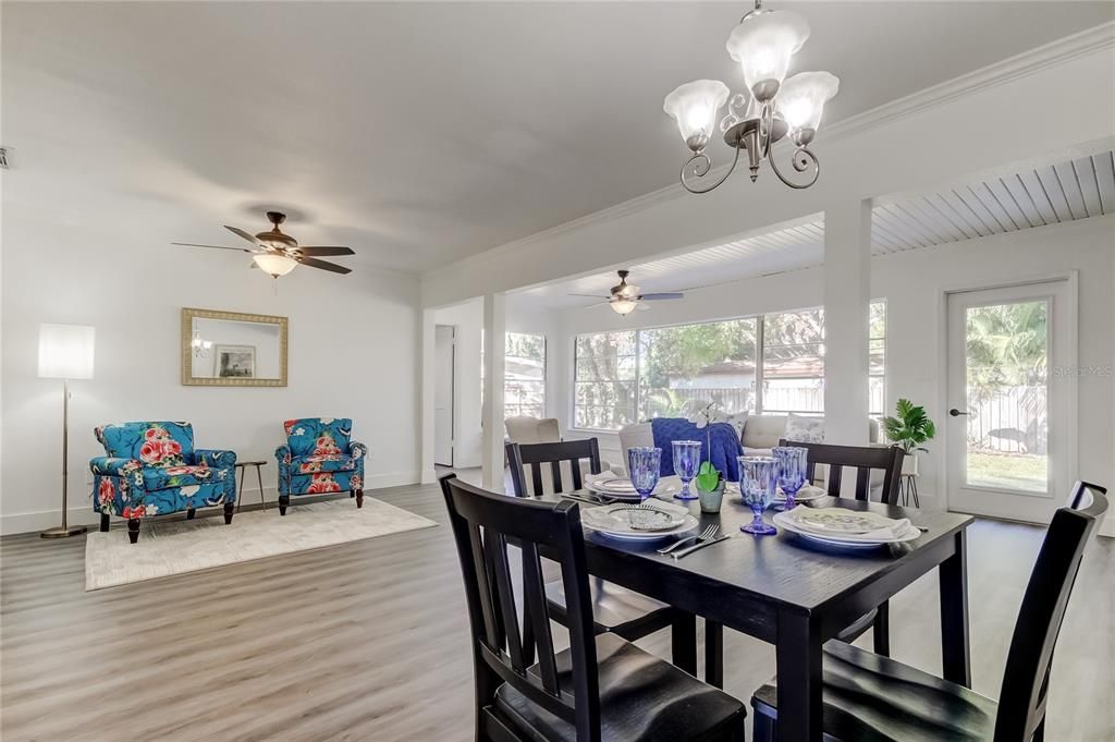 待售: $479,900 (3 贝兹, 2 浴室, 1556 平方英尺)