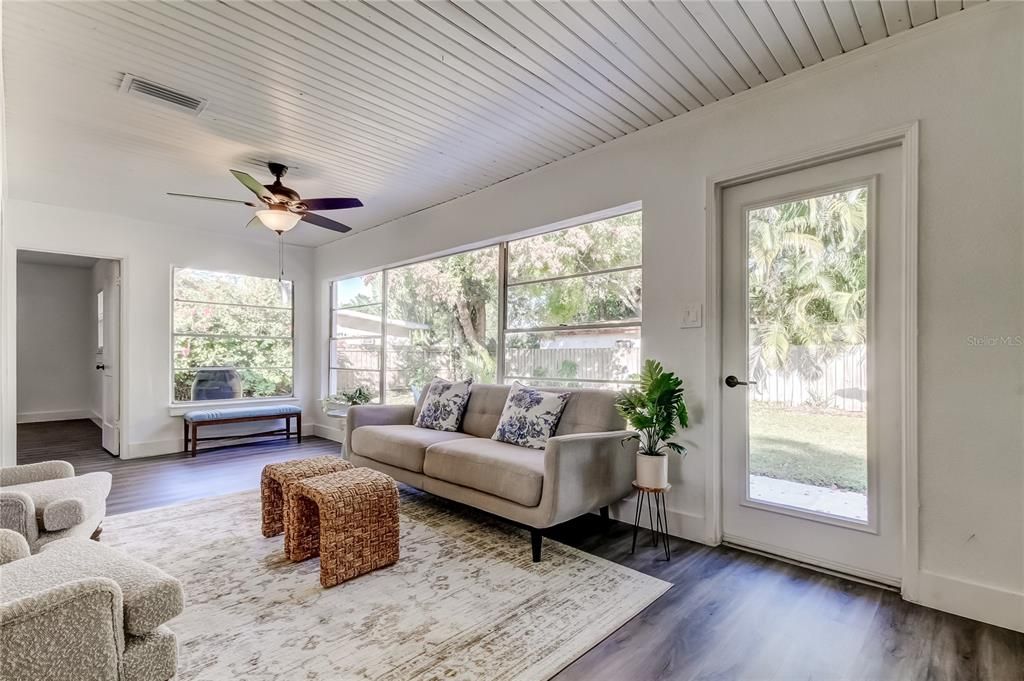 待售: $479,900 (3 贝兹, 2 浴室, 1556 平方英尺)