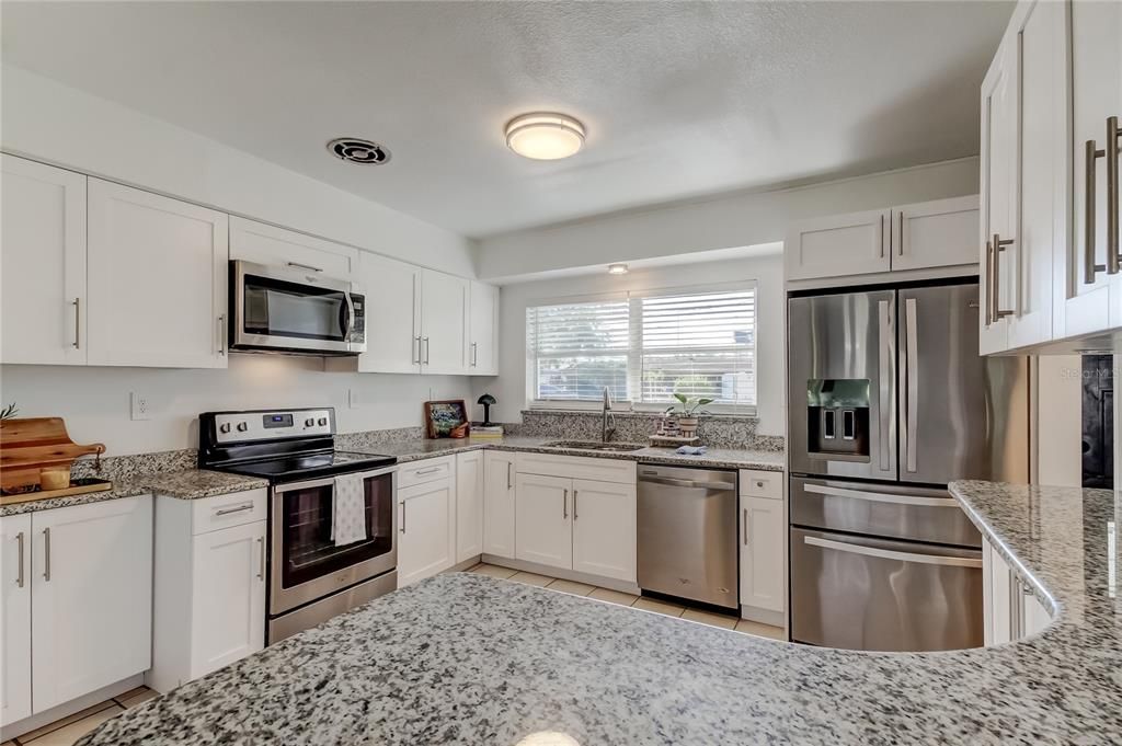 待售: $479,900 (3 贝兹, 2 浴室, 1556 平方英尺)