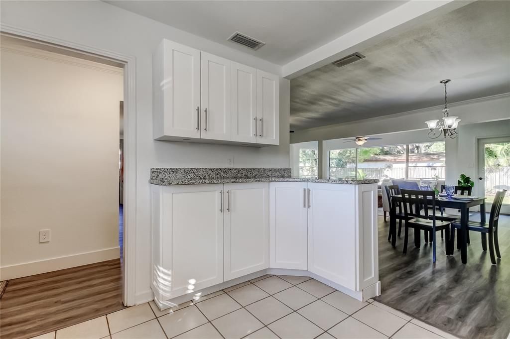 待售: $479,900 (3 贝兹, 2 浴室, 1556 平方英尺)