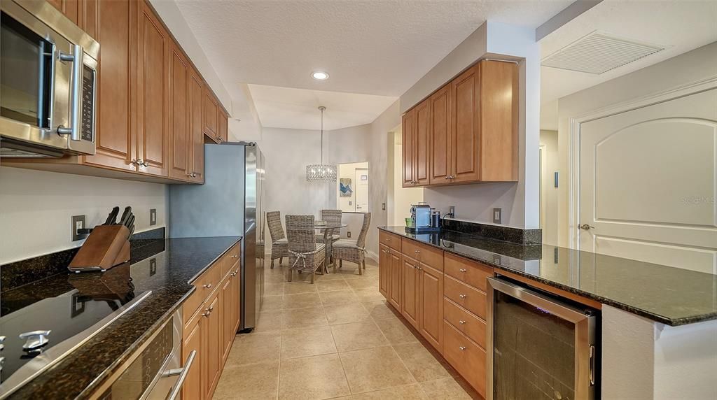 For Sale: $485,000 (2 beds, 2 baths, 1758 Square Feet)