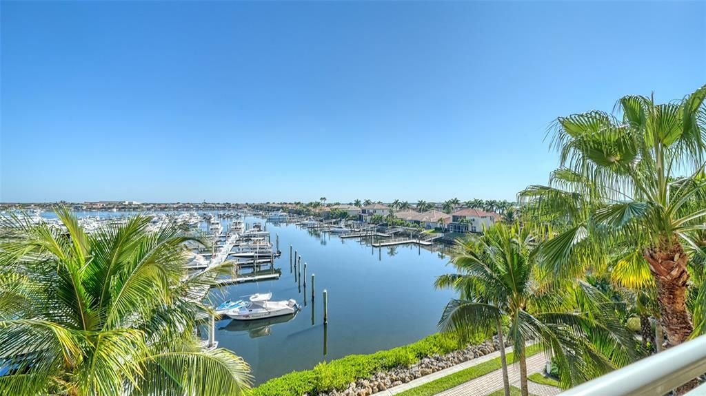 For Sale: $485,000 (2 beds, 2 baths, 1758 Square Feet)