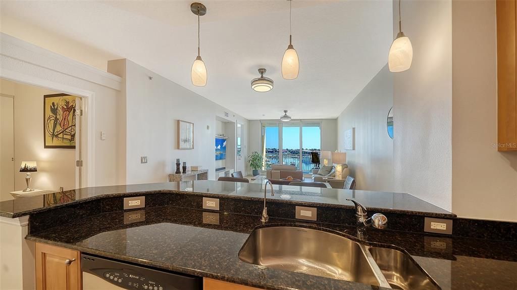 For Sale: $485,000 (2 beds, 2 baths, 1758 Square Feet)