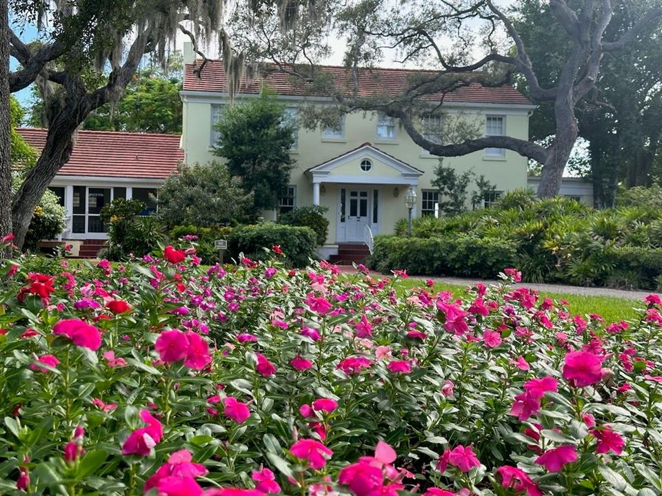 Под контрактом: $355,000 (2 спален, 2 ванн, 1216 Квадратных фут)