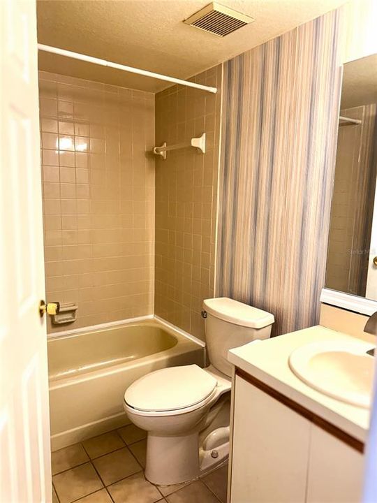 出租: $2,400 (3 贝兹, 2 浴室, 1620 平方英尺)