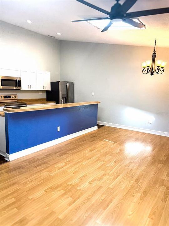 出租: $2,400 (3 贝兹, 2 浴室, 1620 平方英尺)