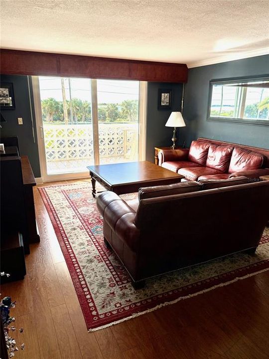 En Venta: $324,900 (2 camas, 2 baños, 1181 Pies cuadrados)