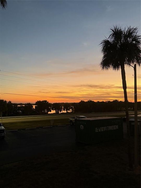 En Venta: $324,900 (2 camas, 2 baños, 1181 Pies cuadrados)