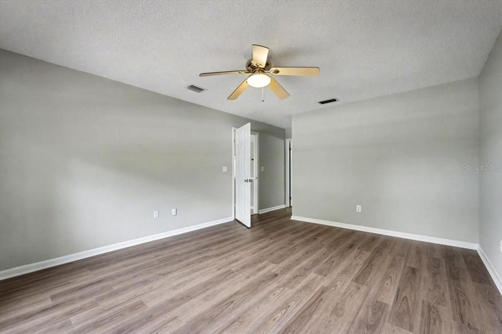 En Venta: $299,900 (2 camas, 2 baños, 1287 Pies cuadrados)