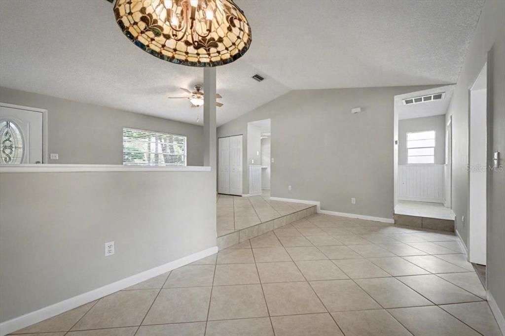 En Venta: $299,900 (2 camas, 2 baños, 1287 Pies cuadrados)