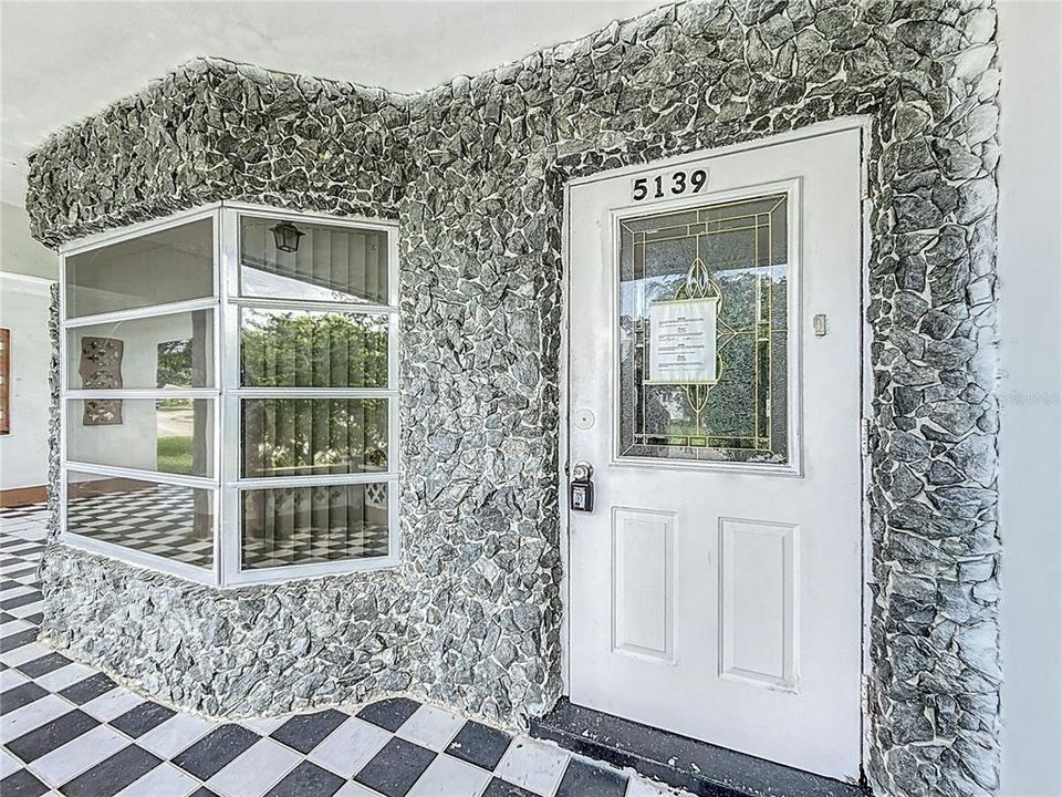 待售: $227,000 (2 贝兹, 2 浴室, 1365 平方英尺)