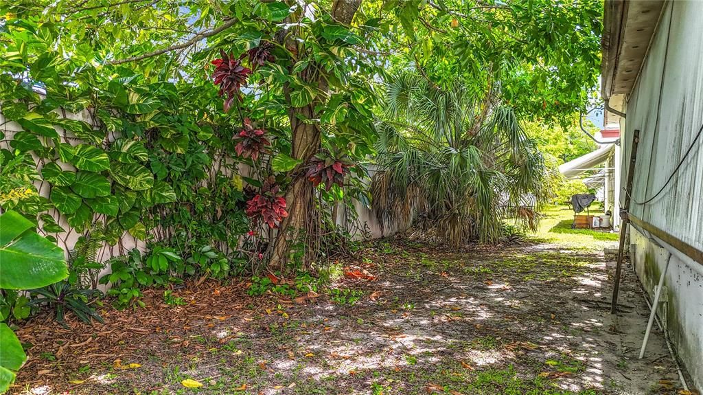 待售: $227,000 (2 贝兹, 2 浴室, 1365 平方英尺)