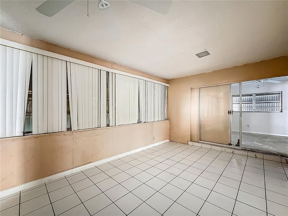 待售: $227,000 (2 贝兹, 2 浴室, 1365 平方英尺)