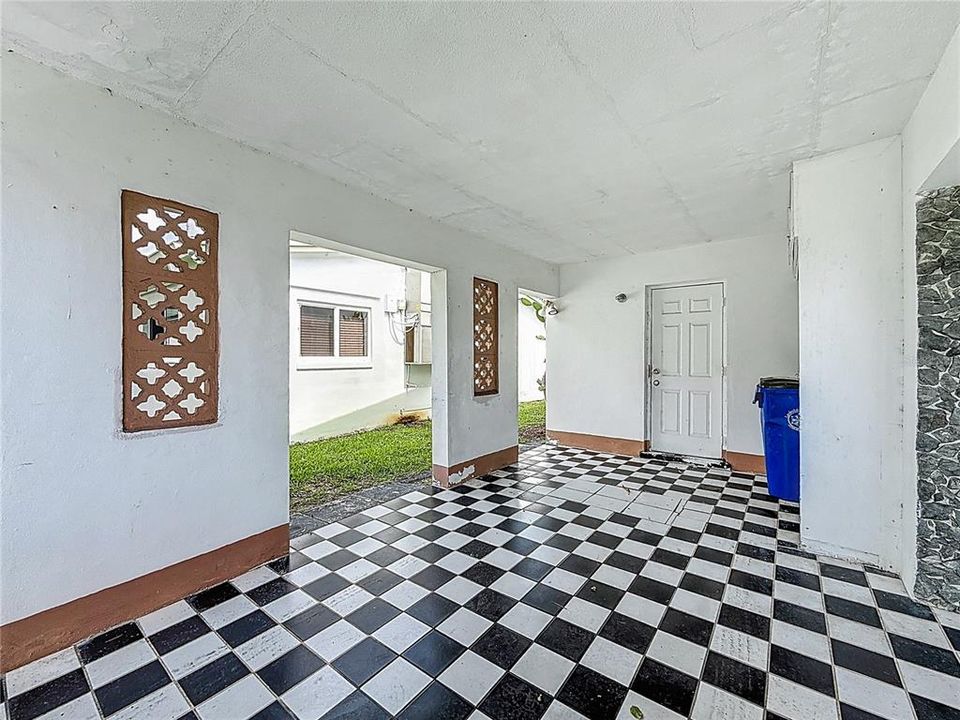 待售: $227,000 (2 贝兹, 2 浴室, 1365 平方英尺)