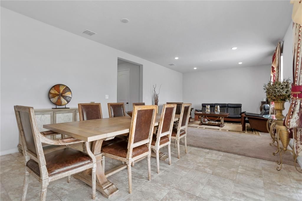 En Renta: $3,000 (5 camas, 3 baños, 3106 Pies cuadrados)