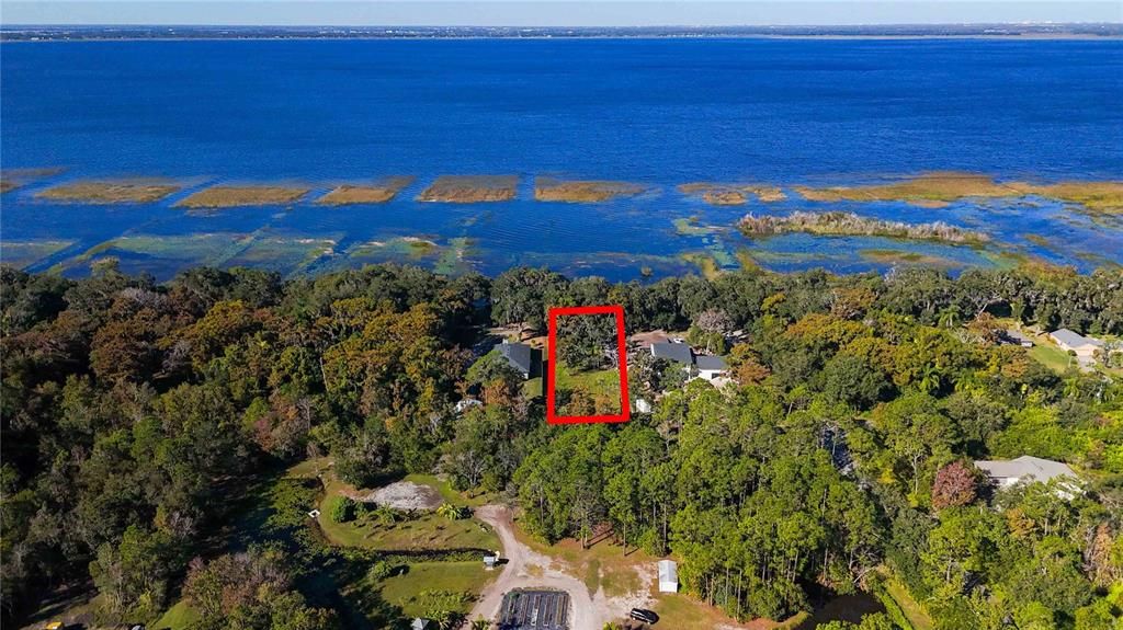 待售: $425,000 (0.85 acres)