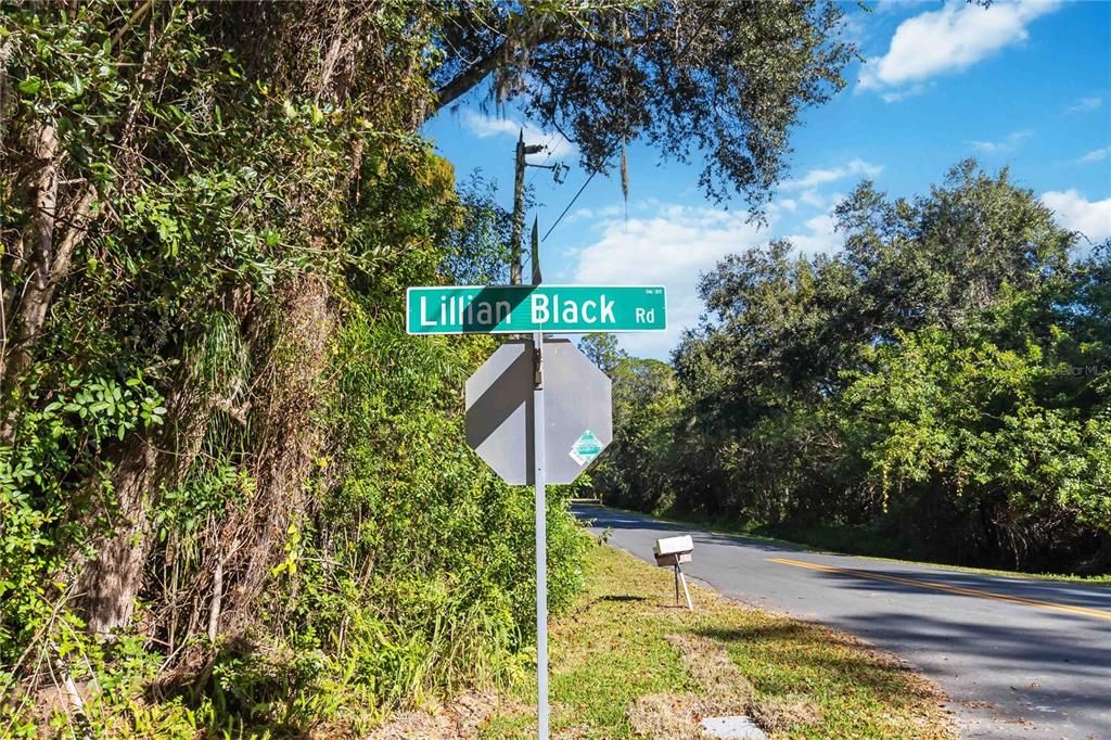 待售: $425,000 (0.85 acres)