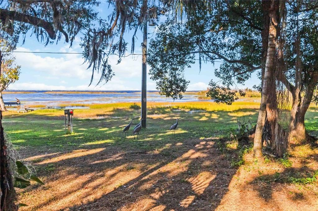 待售: $425,000 (0.85 acres)