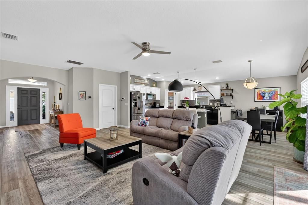 待售: $395,000 (3 贝兹, 2 浴室, 1753 平方英尺)