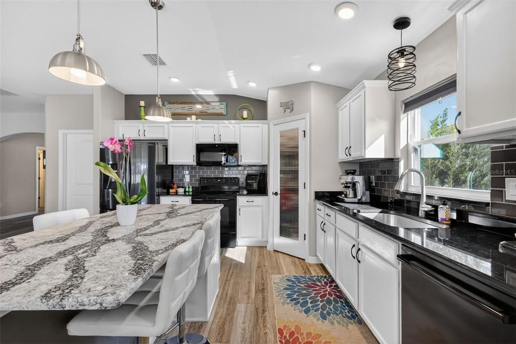 待售: $395,000 (3 贝兹, 2 浴室, 1753 平方英尺)