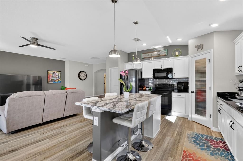 待售: $395,000 (3 贝兹, 2 浴室, 1753 平方英尺)