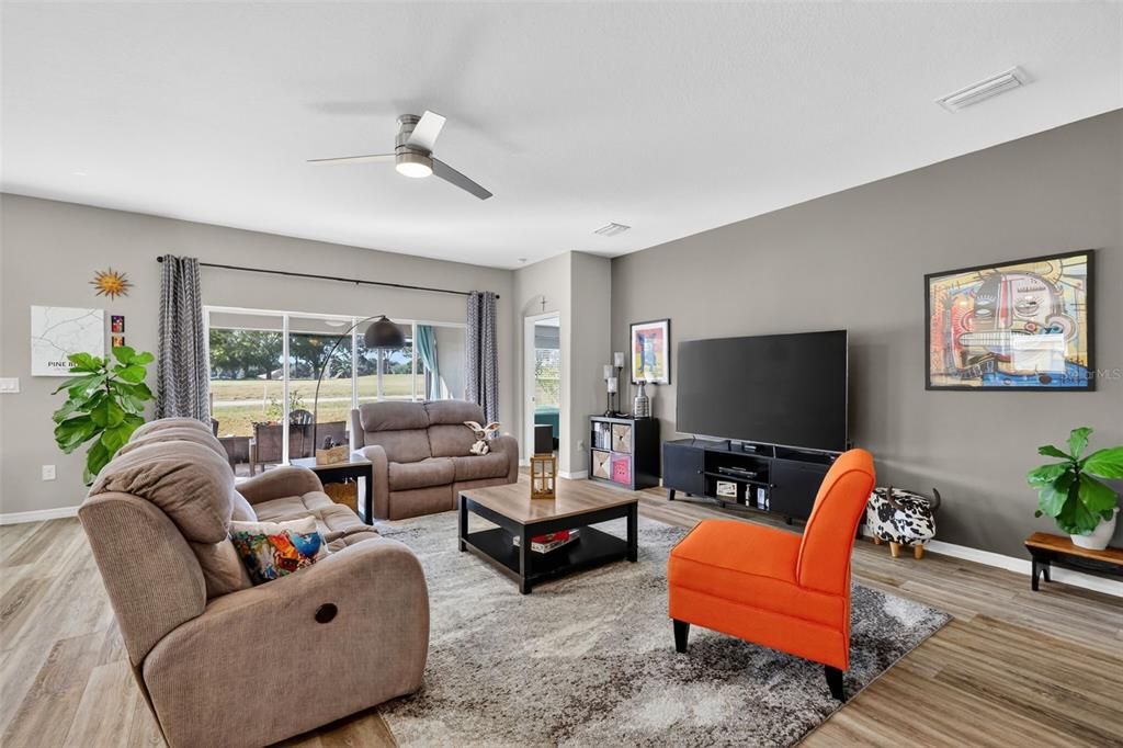 待售: $395,000 (3 贝兹, 2 浴室, 1753 平方英尺)