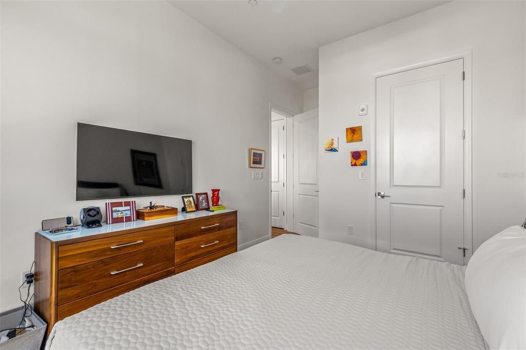 В аренду: $5,900 (3 спален, 3 ванн, 1650 Квадратных фут)