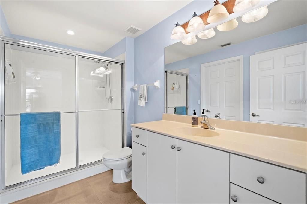 For Sale: $257,000 (2 beds, 2 baths, 2022 Square Feet)