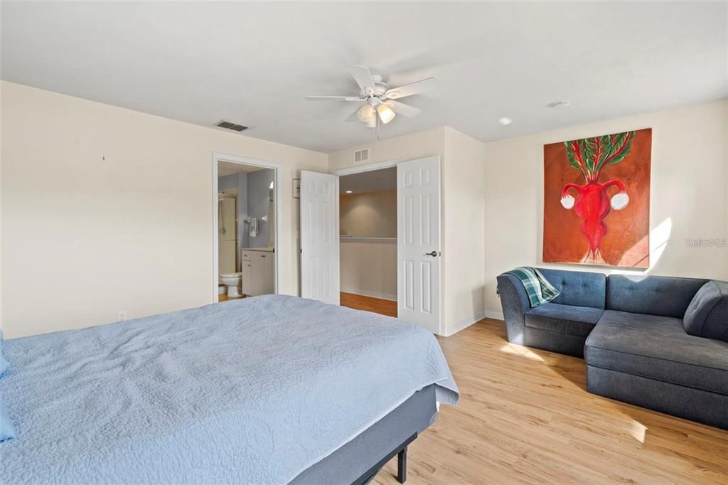 For Sale: $257,000 (2 beds, 2 baths, 2022 Square Feet)